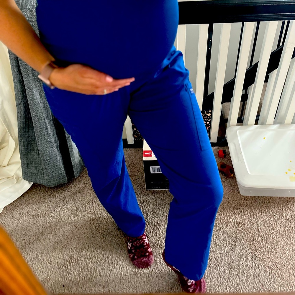 Maternity scrubs